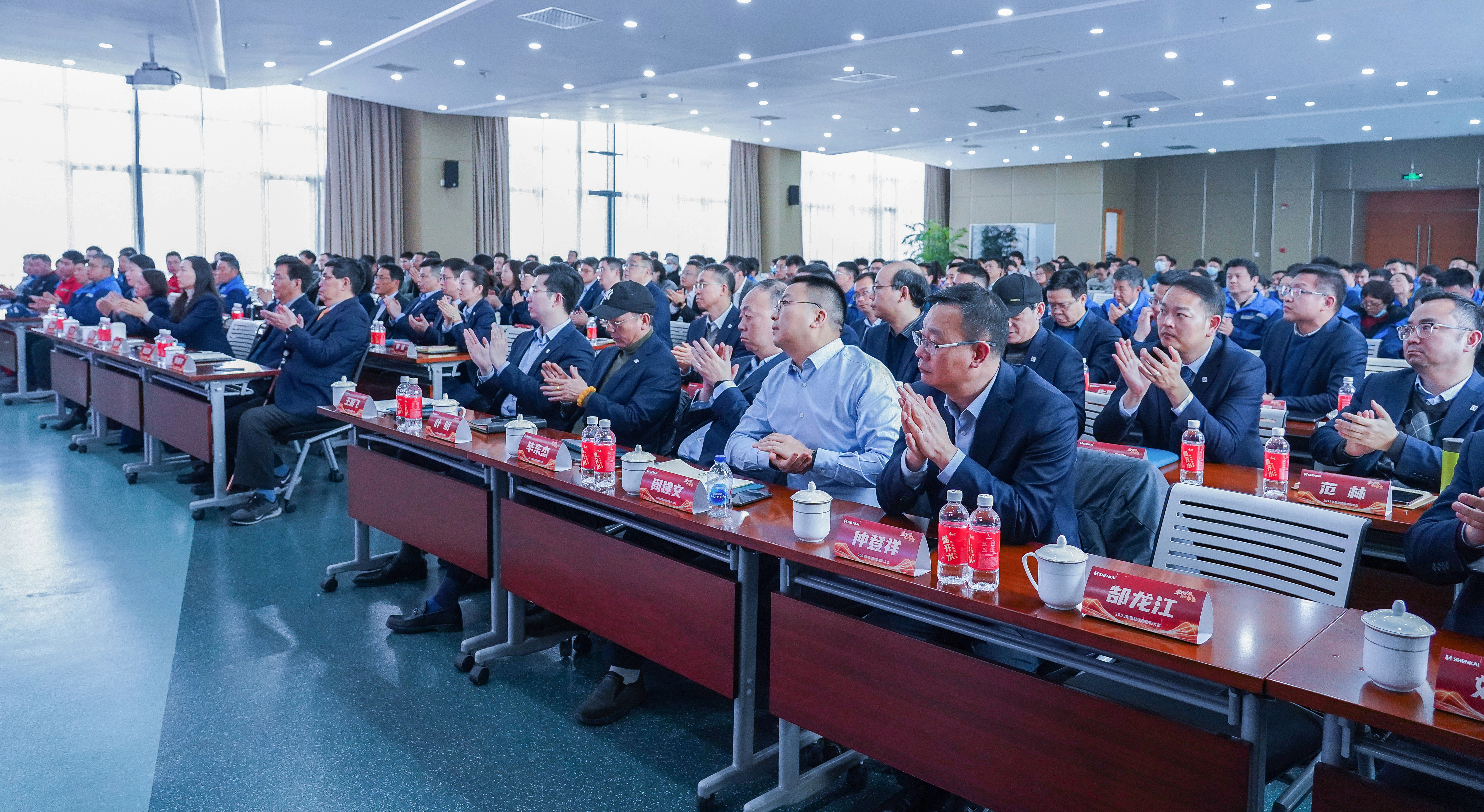 乘风破浪，，，，，，，，再启华章——尊龙凯z6mg官网股份2023年度总结暨表扬大会盛大召开(图4)