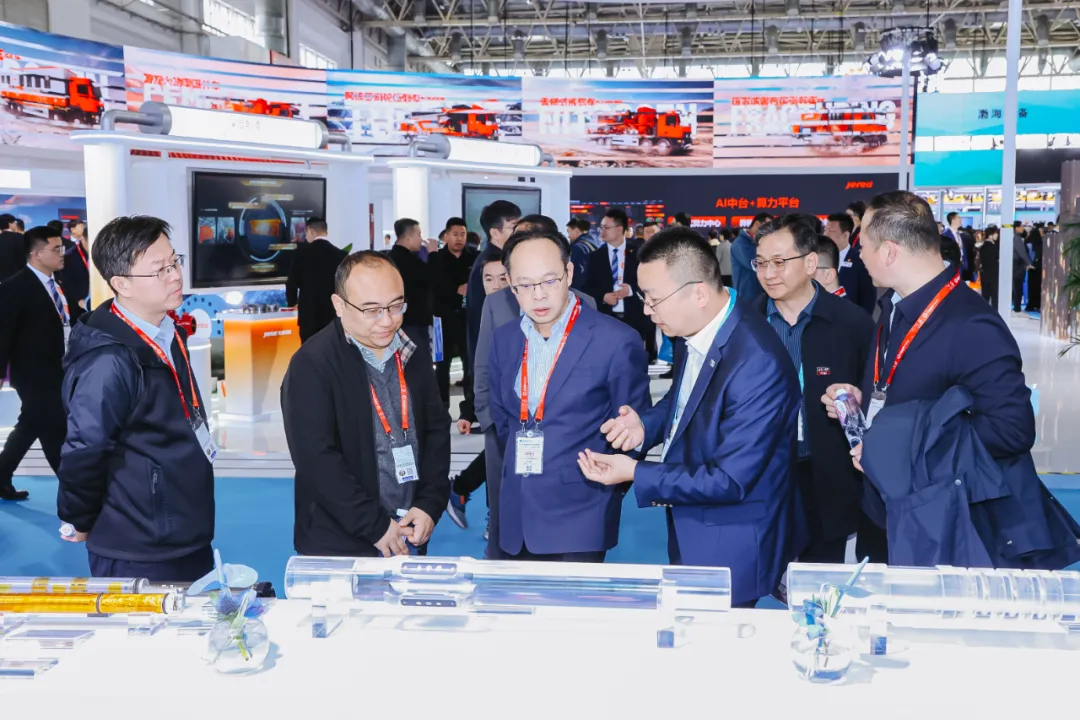 AI赋能、绿色未来｜尊龙凯z6mg官网艳服亮相北京cippe石油展(图14)